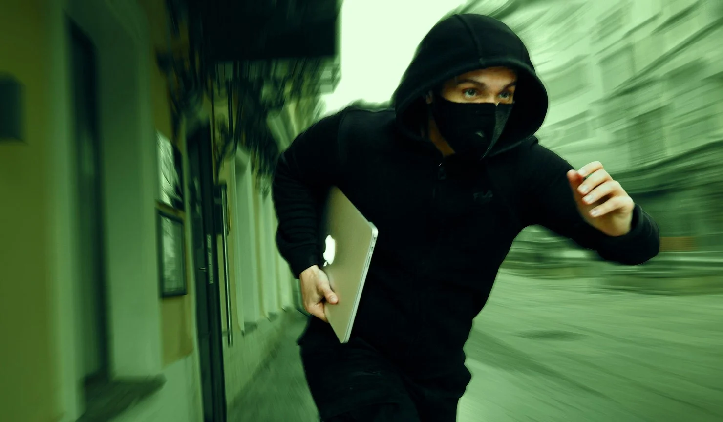 Актюбинца осудили  за кражу  в поликлинике