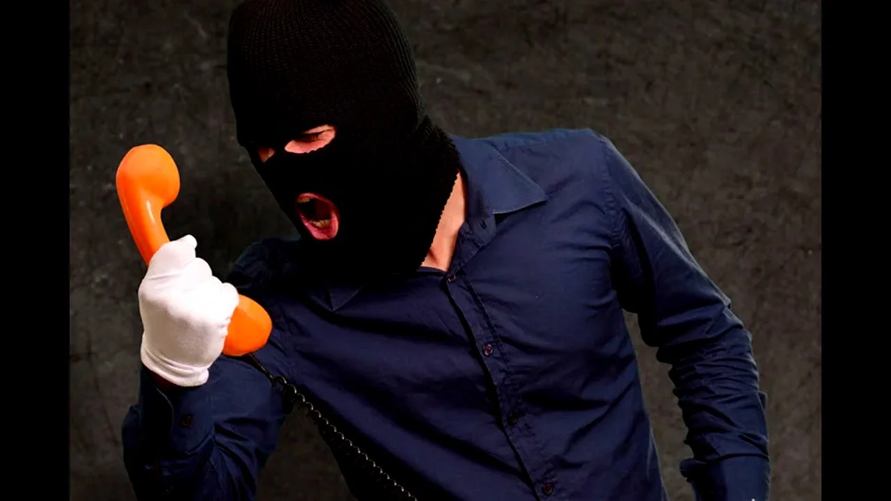 «Мы будем беспокоить вас»: коллекторы угрожают актюбинцу и его семье из-за чужого кредита