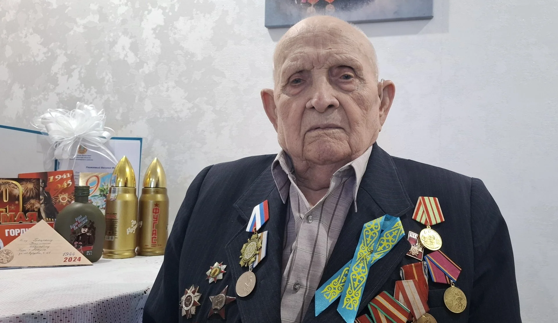 Единственный в области ветеран Великой Отечественной войны поздравил актюбинцев с Днем Победы