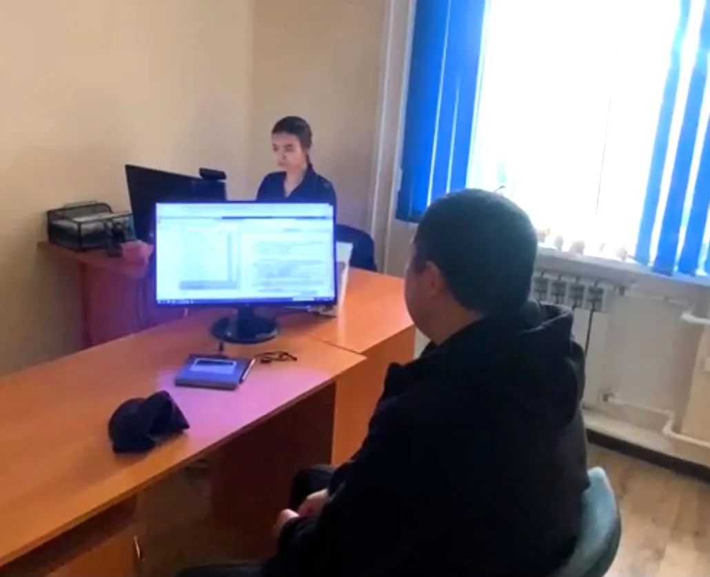 Выдворенный мигрант вернулся и прятался  от полиции