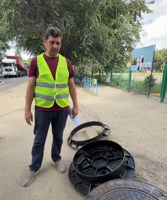 На дорогах в Актобе начнут устанавливать «плавающие» люки, способные прослужить 10-15 лет